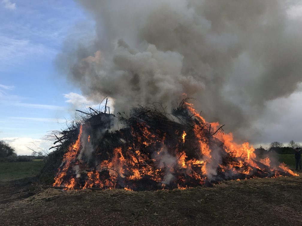 Osterfeuer Altwarmbüchen